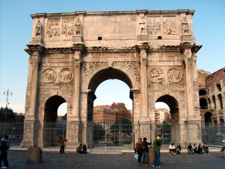 コンスタンティヌスの凱旋門（イタリア・ローマ）